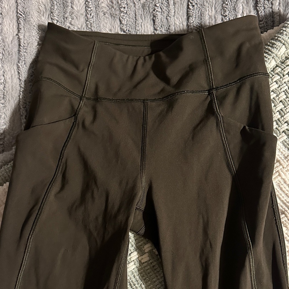 Lululemon army green cropped leggings - Picture 2 of 4